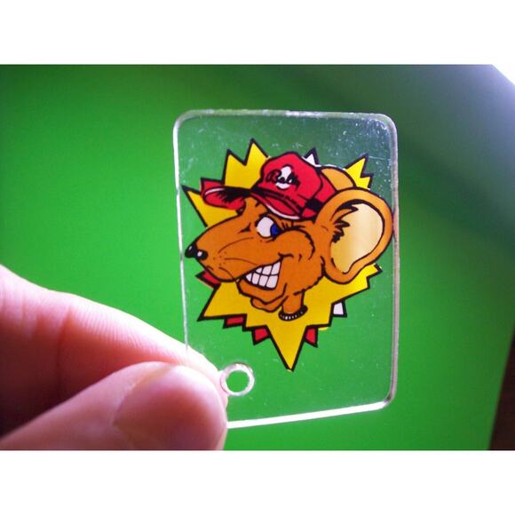 Mousin Around Pinball Machine Plastic Key Chain Retro Game Promo Mouse Red Hat - Picture 2 of 3